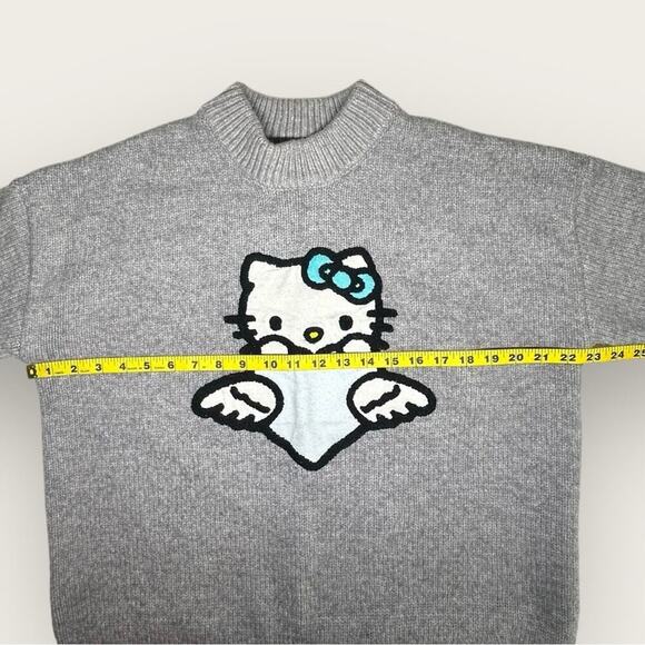 Hello Kitty & Friends Forever 21 | Angel Drop-Sleeve Sweater | Gray | Small - Picture 10 of 13